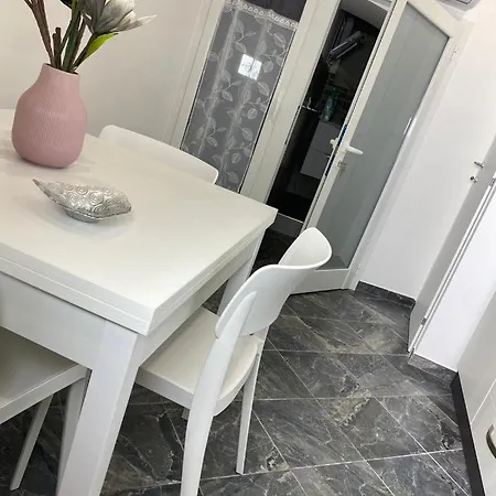 Romeo 3 Apartment Bari